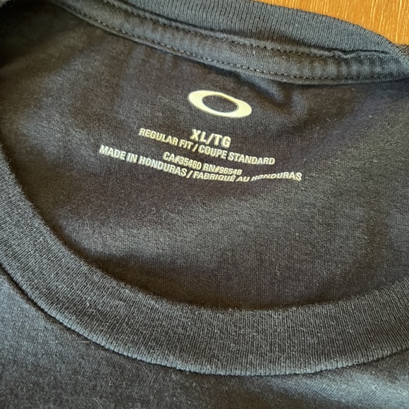 Oakley t-shirt. Size XL. Black. NWOT. - Picture 3 of 4